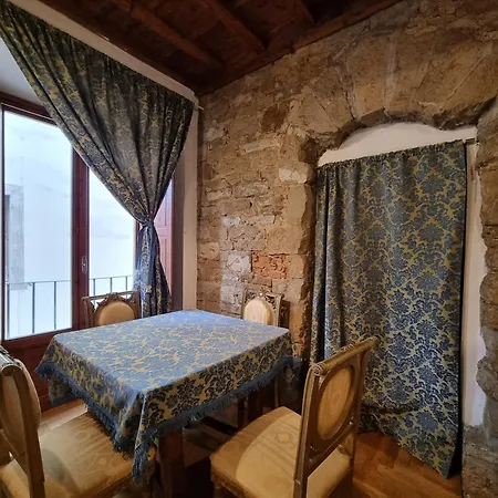 LA SEDE DELL'ARTE Monolocale Studio e Camere in Torre Medievale vicino a Duomo e Piazza Signoria-2
